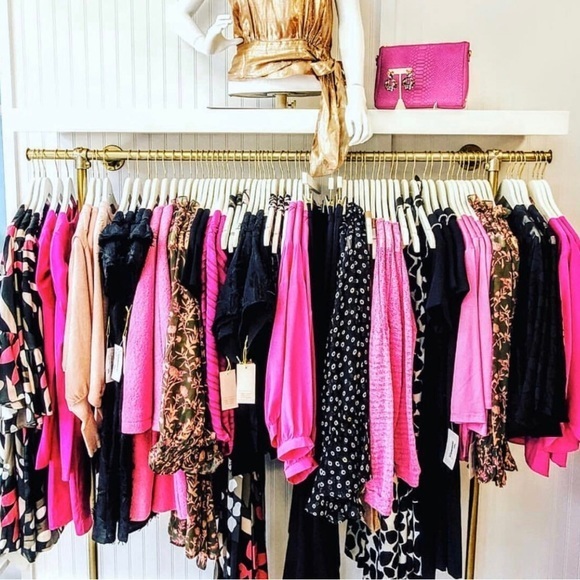 Co-Hosting A Posh Party - READ TO BE CONSIDERED FOR A HOST PICK! - Picture 10 of 16